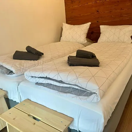 With Aircon Apartamento Entrelagos